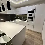 וילה Private Wellness On Rab - Rab With Pool Jacuzzi Sauna And Total Privacy ראב