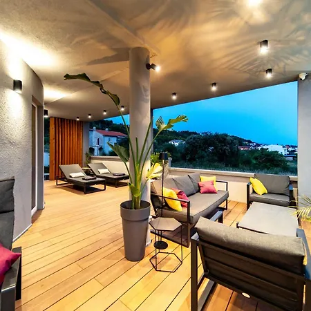 别墅 Private Wellness On Rab - Rab With Pool Jacuzzi Sauna And Total Privacy 拉布