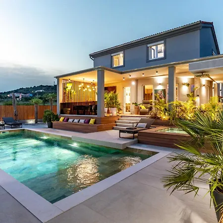 Private Wellness On Rab - Rab With Pool Jacuzzi Sauna And Total Privacy Rab Town