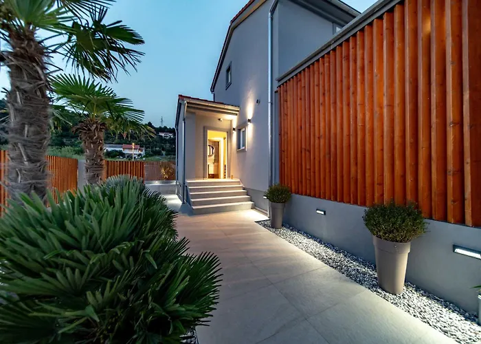 Private Wellness On Rab - Rab With Pool Jacuzzi Sauna And Total Privacy Rab Town