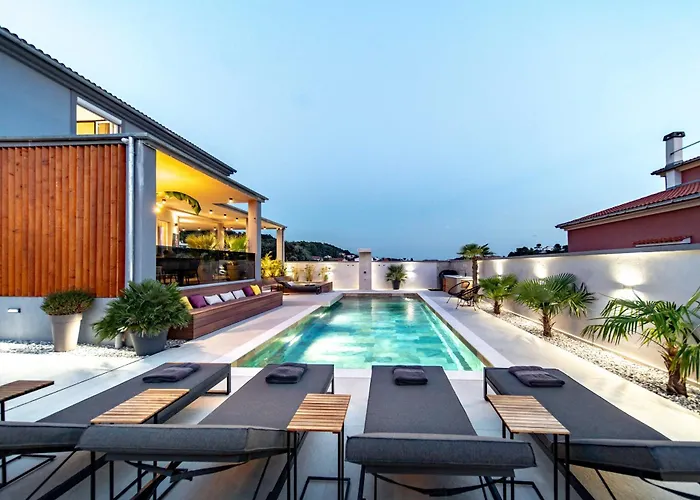 Private Wellness On Rab - Rab With Pool Jacuzzi Sauna And Total Privacy Villa Rab Town