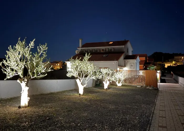 Private Wellness On Rab - Rab With Pool Jacuzzi Sauna And Total Privacy *